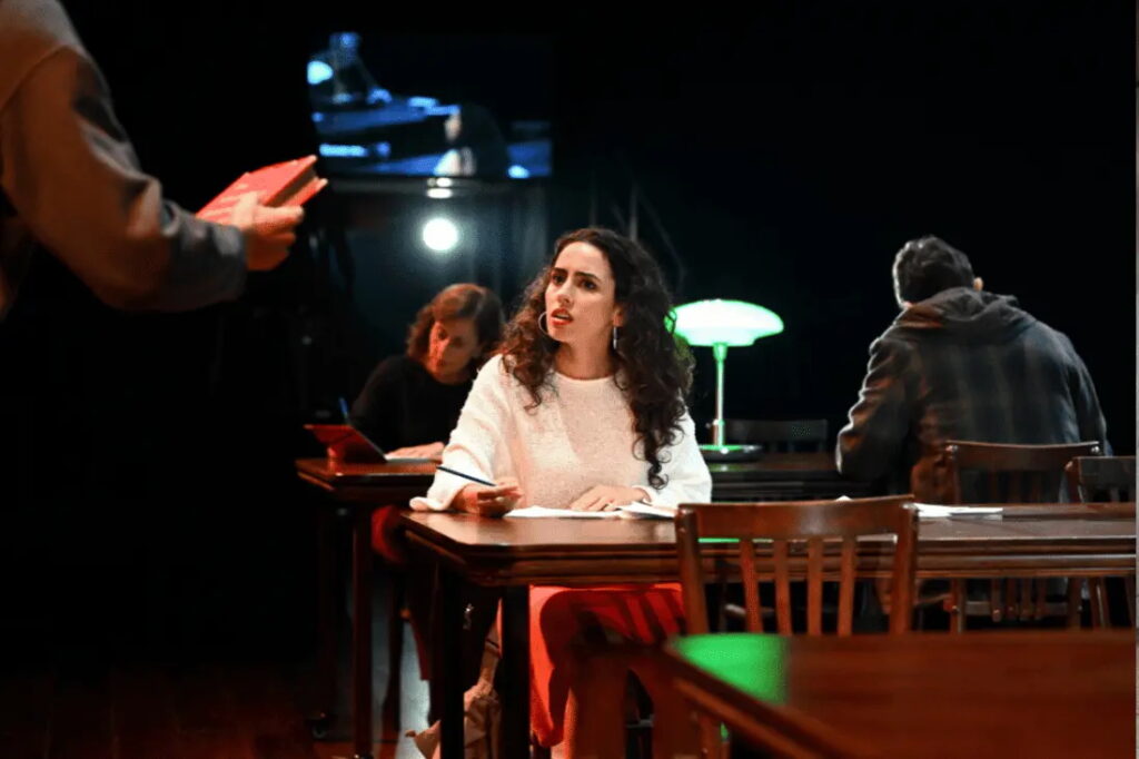 Míriam Moukhles (Tots ocells)